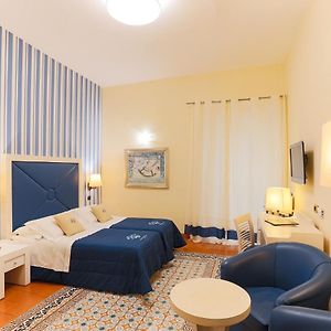 Classic Dreibettzimmer